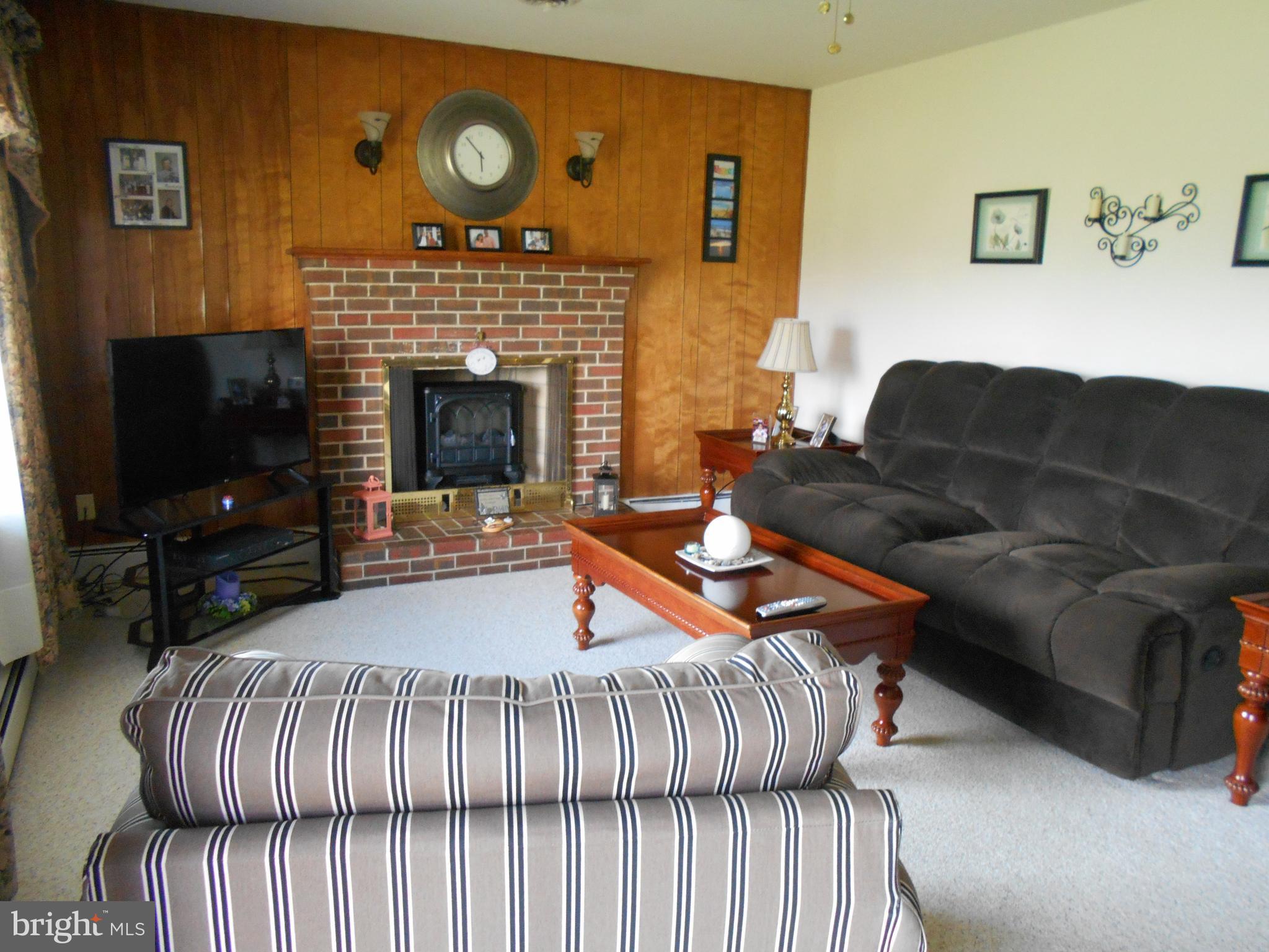 6012 Adamstown Road Adamstown, MD 21710 - Photo 6 of 30 Living Room