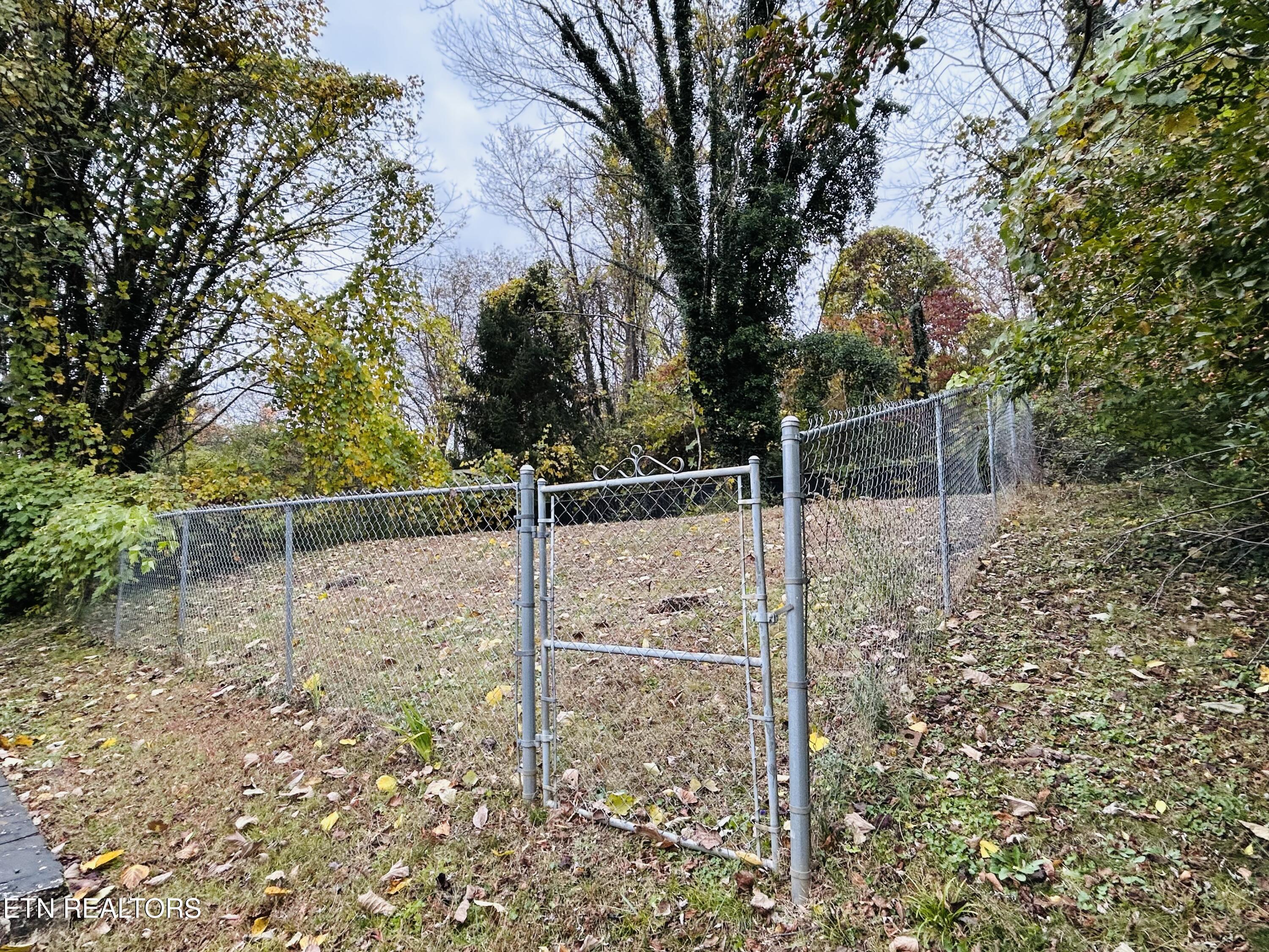 650 Robertsville Road Oak Ridge, TN 37830 - Photo 6 of 20 IMG_2088