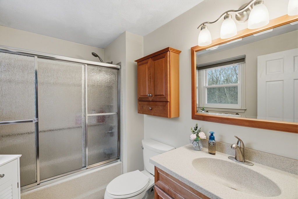 35 Shannon Road Hampstead, NH 03841 - Photo 21 of 32