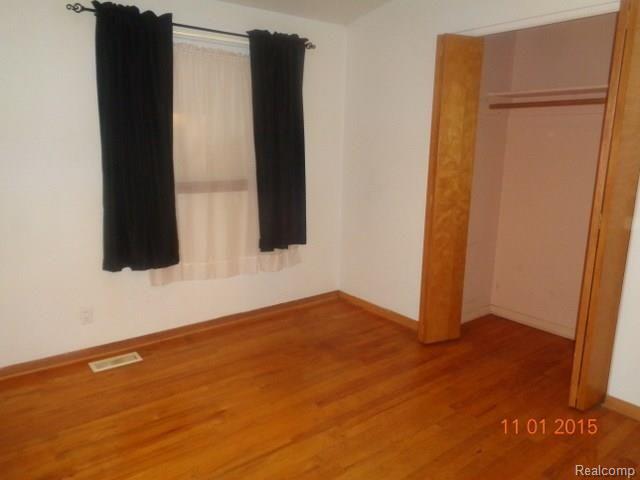 29642 Judith Street Inkster, MI 48141 - Photo 18 of 28 DSC01020.JPG