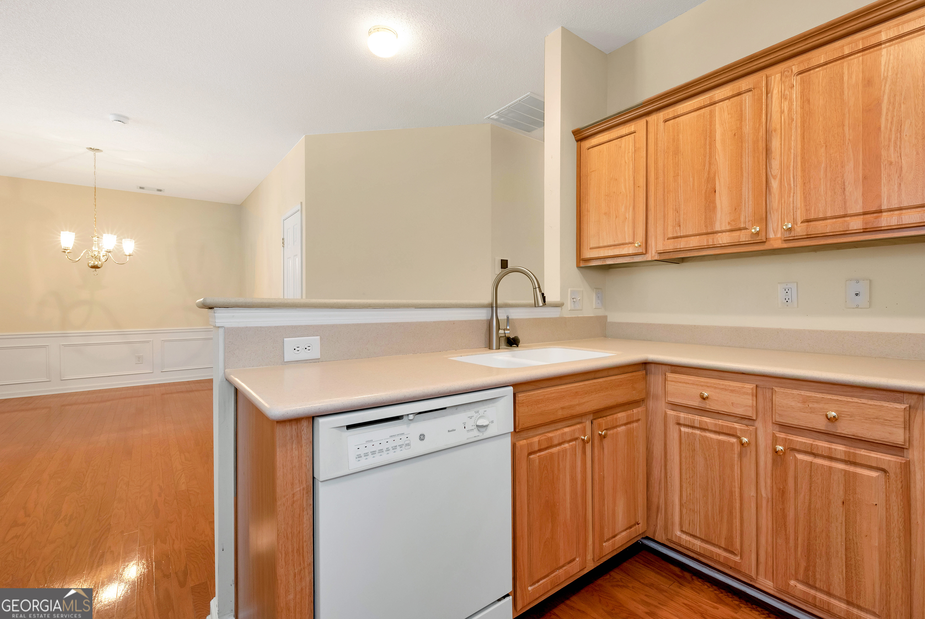 402 Copeland Street Southwest Grayson, GA 30017 - Photo 12 of 41