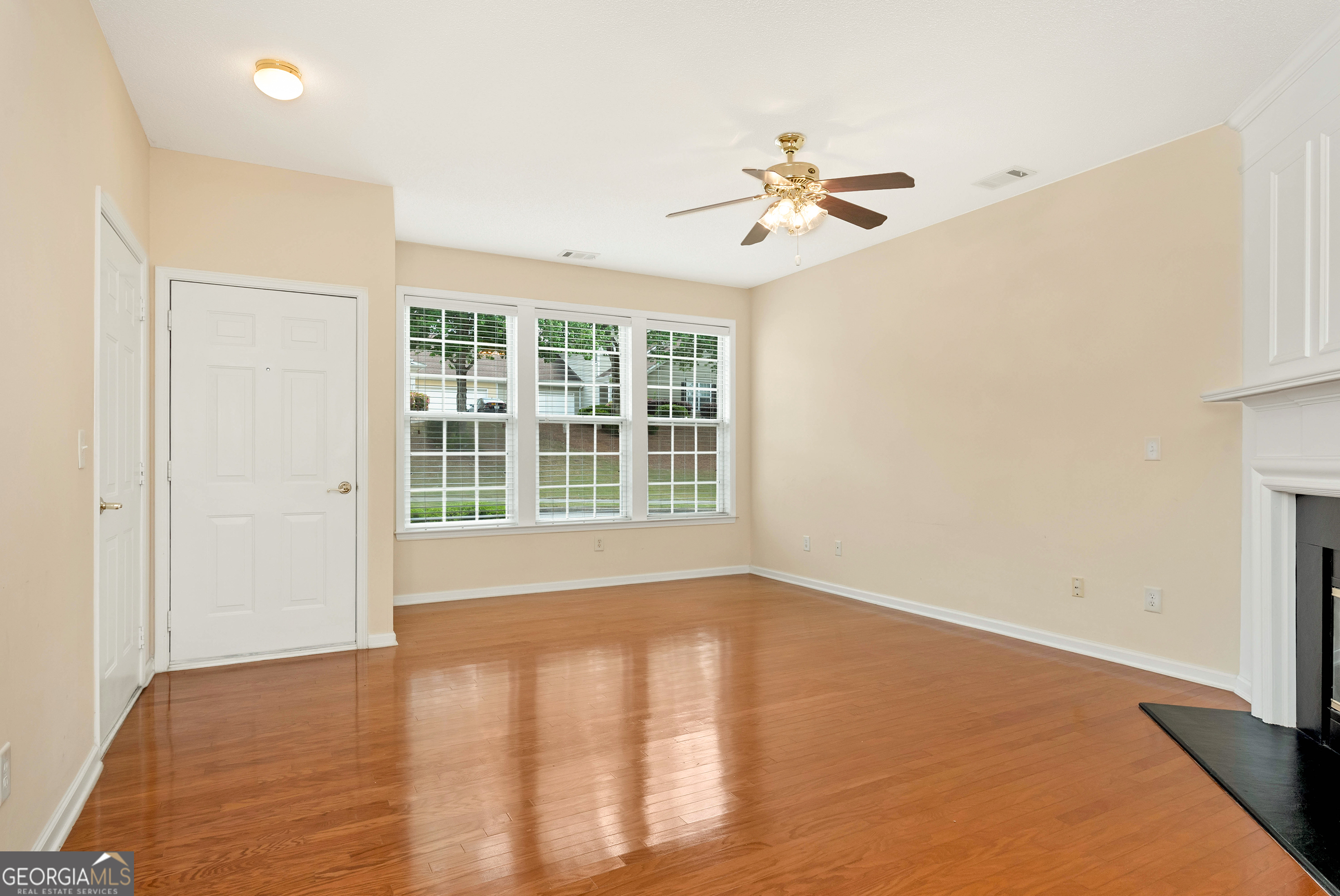 402 Copeland Street Southwest Grayson, GA 30017 - Photo 4 of 41