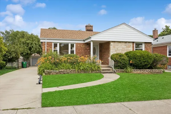 $389,900 | 1307 Hull Avenue, Westchester, IL 60154