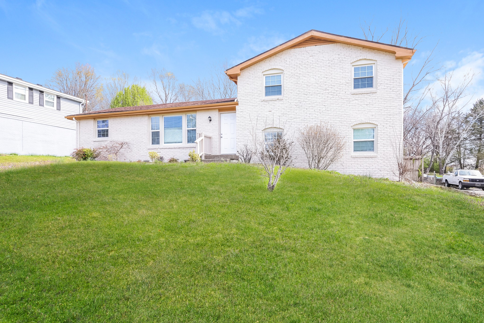 2636 Ravine Drive Nashville, TN 37217 - Photo 2 of 15