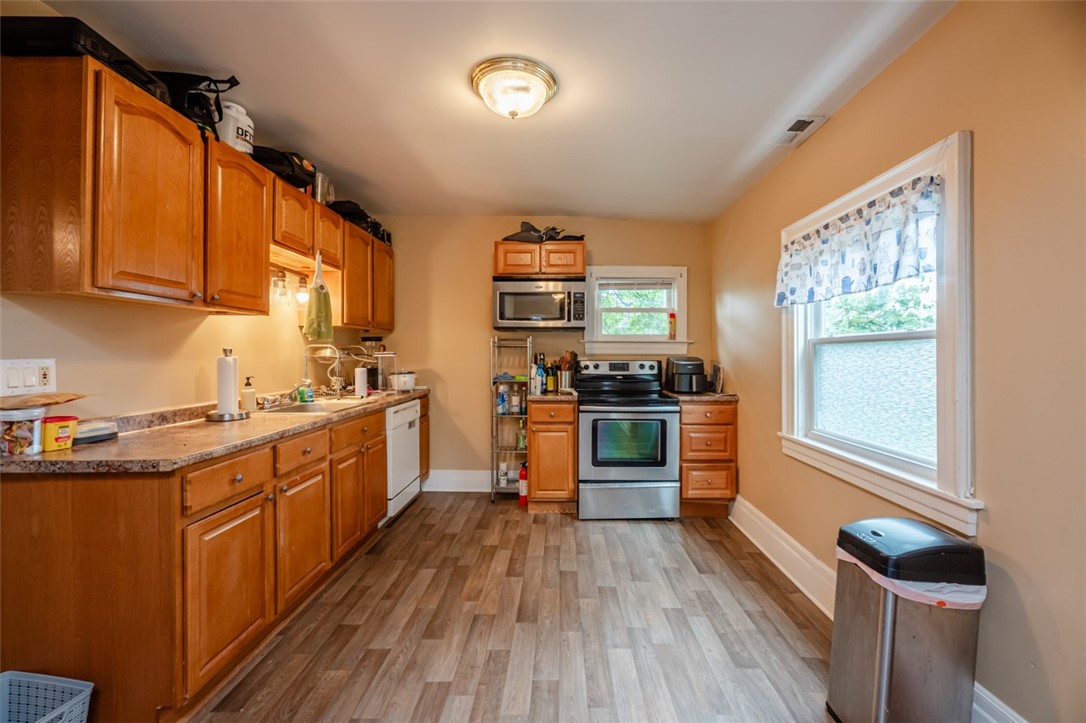 39 Oxford Street Rochester, NY 14607 - Photo 17 of 49