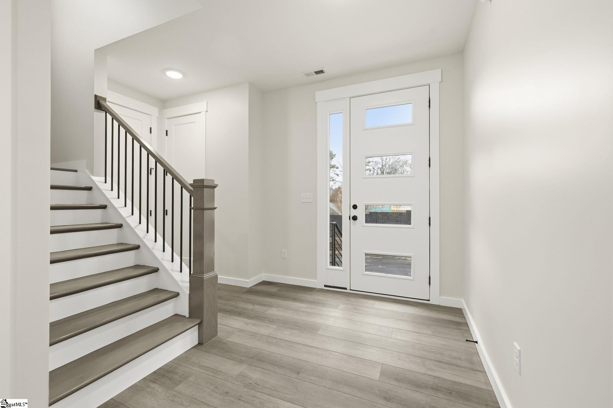 119 Jackson Street Greer, SC 29650 - Photo 4 of 30