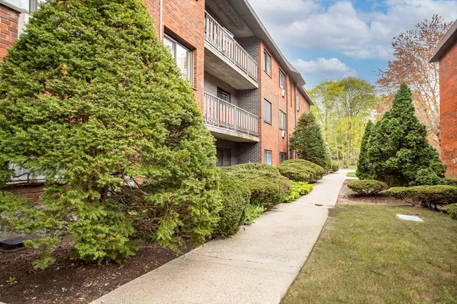 $305,000 | 26 Faxon Street, Unit 2, Stoughton, MA 02072