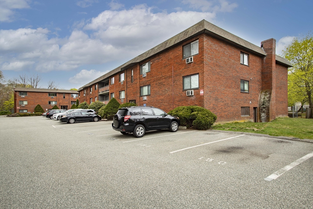 26 Faxon Street, Unit 2 Stoughton, MA 02072 - Photo 5 of 26