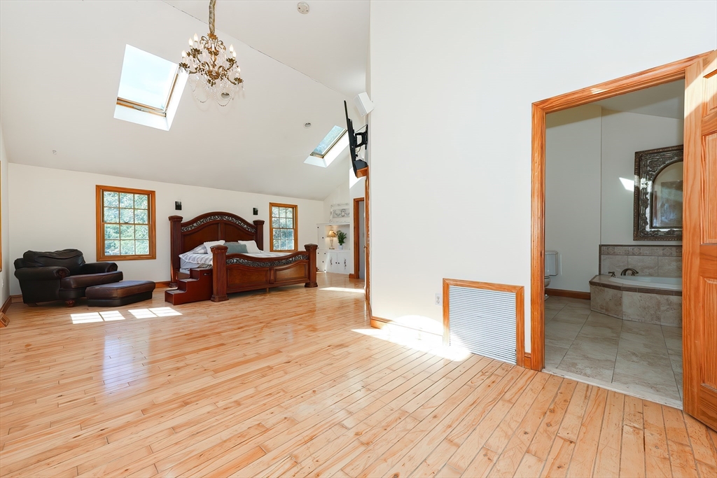 22 Crimson Road Billerica, MA 01821 - Photo 12 of 42 Gallery Image 12