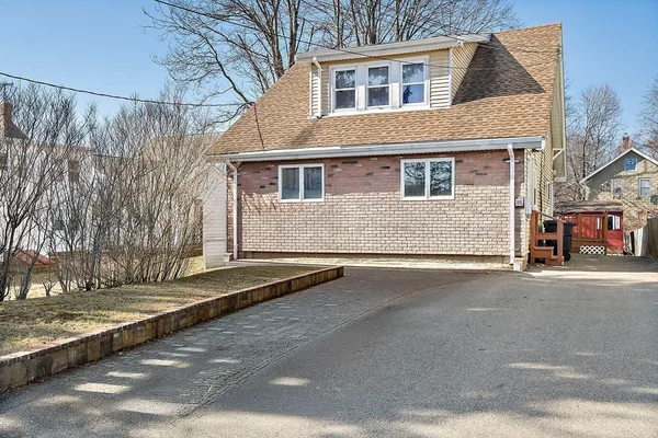 $588,000 | 88 Pearl Street, Stoughton, MA 02072