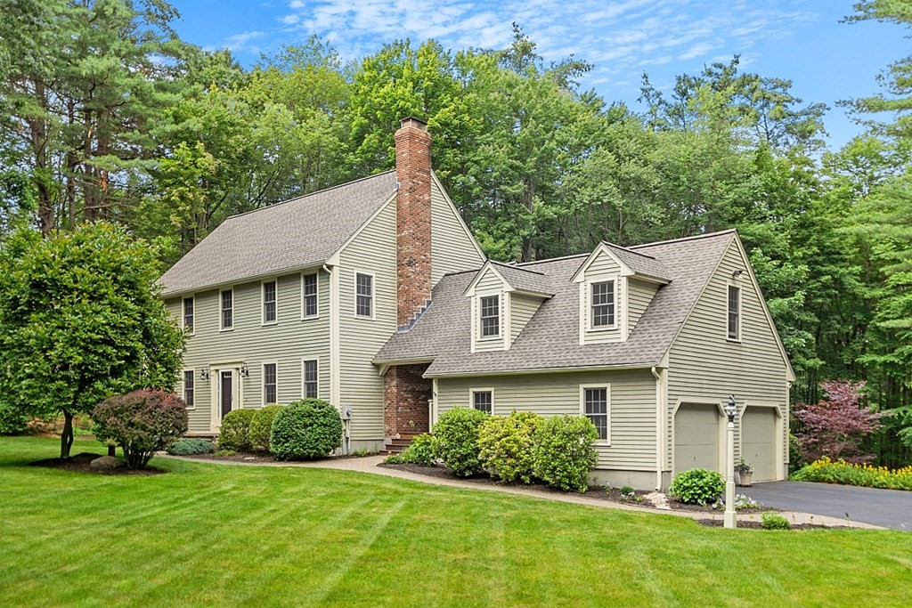 563 Hilltop Road Lancaster, MA 01523 - Photo 1 of 42 Gallery Image 1