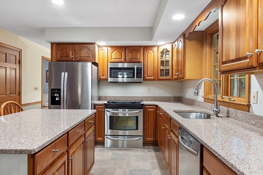 563 Hilltop Road Lancaster, MA 01523 - Photo 13 of 42 Gallery Image 13