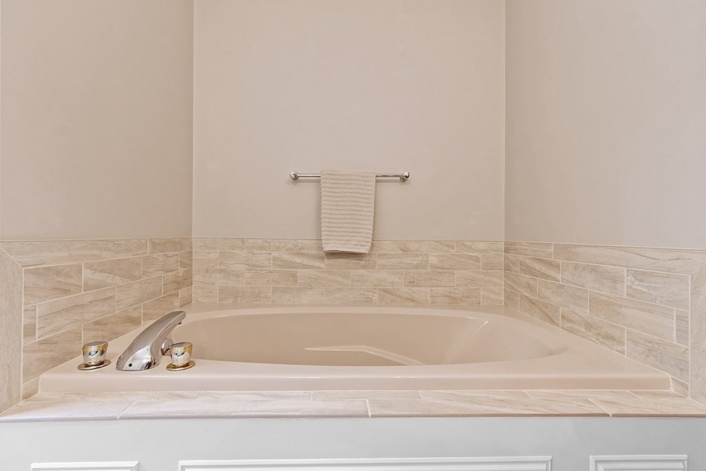 563 Hilltop Road Lancaster, MA 01523 - Photo 32 of 42 Gallery Image 32