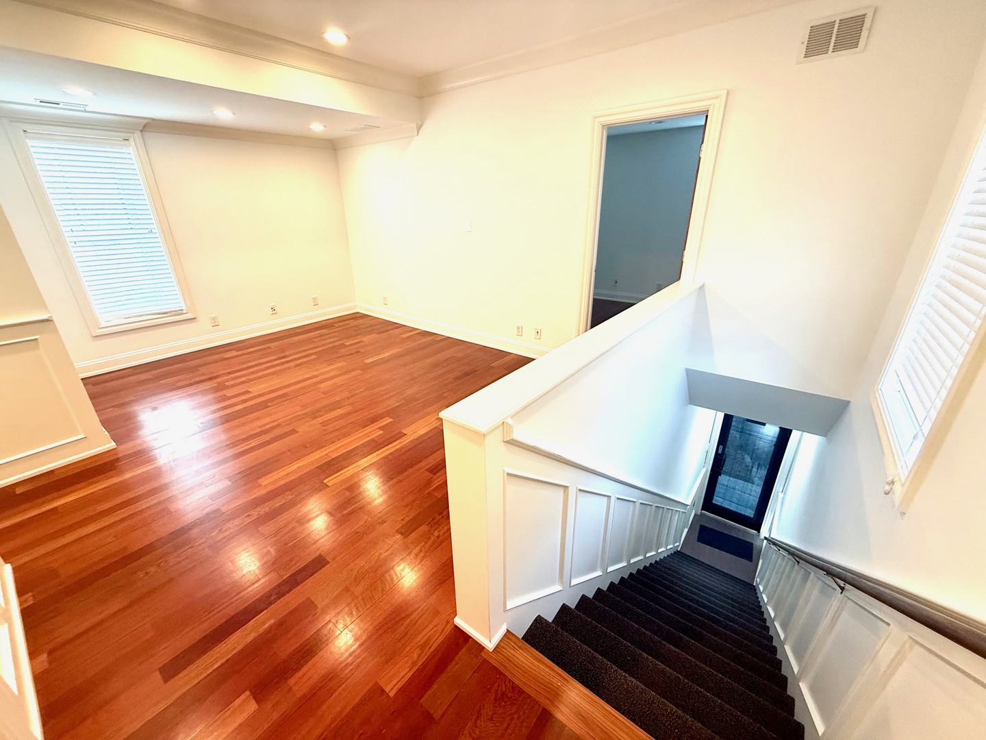 1000 Ridge Road, Unit 2 Wilmette, IL 60091 - Photo 5 of 11 a view of an empty room