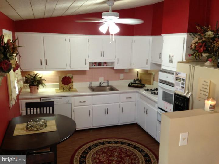 920 Church Road Springfield, PA 19064 - Photo 6 of 19 Kitchen