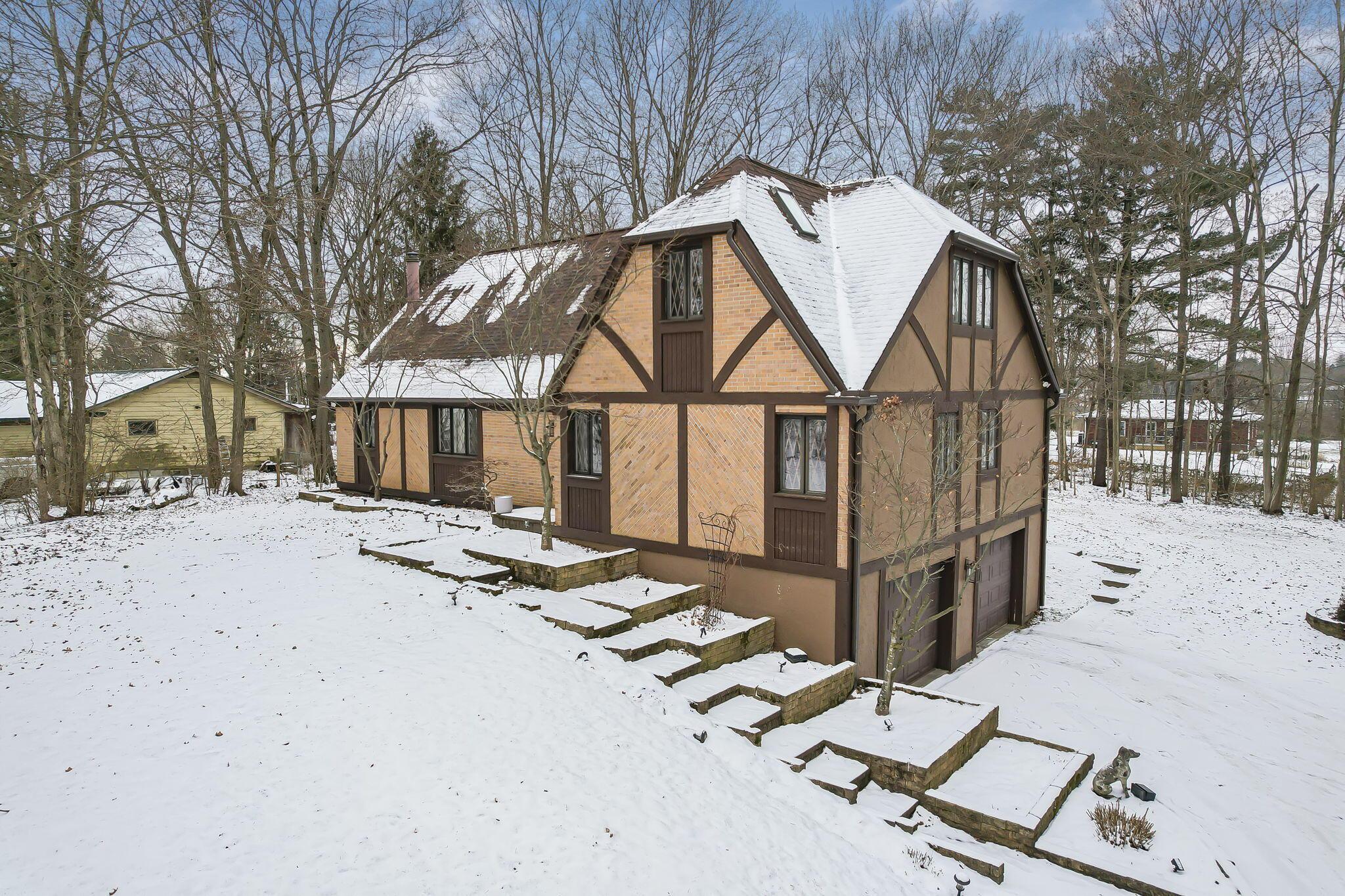 7490 South Section Line Road Delaware, OH 43015 - Photo 1 of 51 38-web-or-mls-DJI_0590
