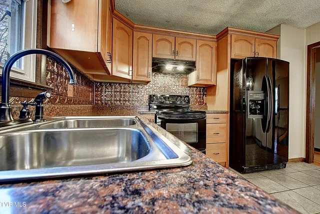 $339,900 | 114 Revere Circle, Elizabethton, TN 37643