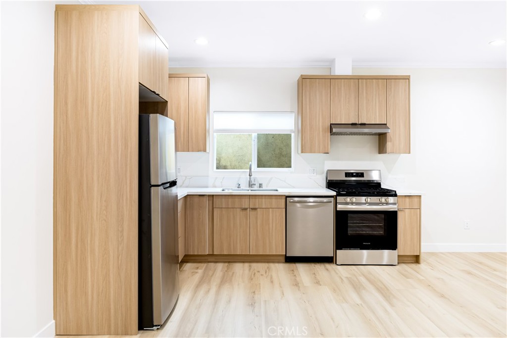 720 East Windsor Road, Unit C Glendale, CA 91205 - Photo 2 of 12