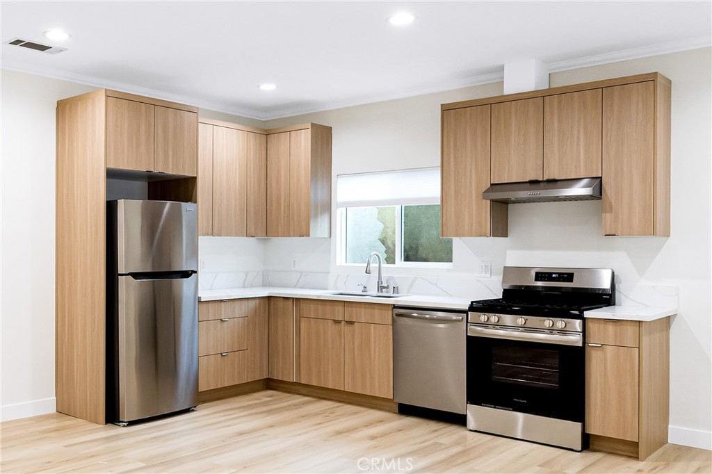 720 East Windsor Road, Unit C Glendale, CA 91205 - Photo 6 of 12