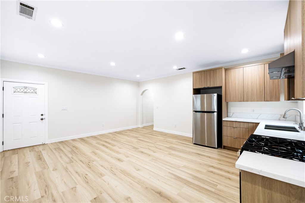 720 East Windsor Road, Unit C Glendale, CA 91205 - Photo 7 of 12