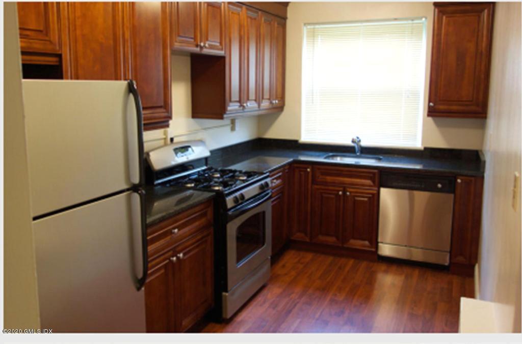 30 Brookside Drive, Unit 4C Greenwich, CT 06830 - Photo 2 of 9 Kitchen