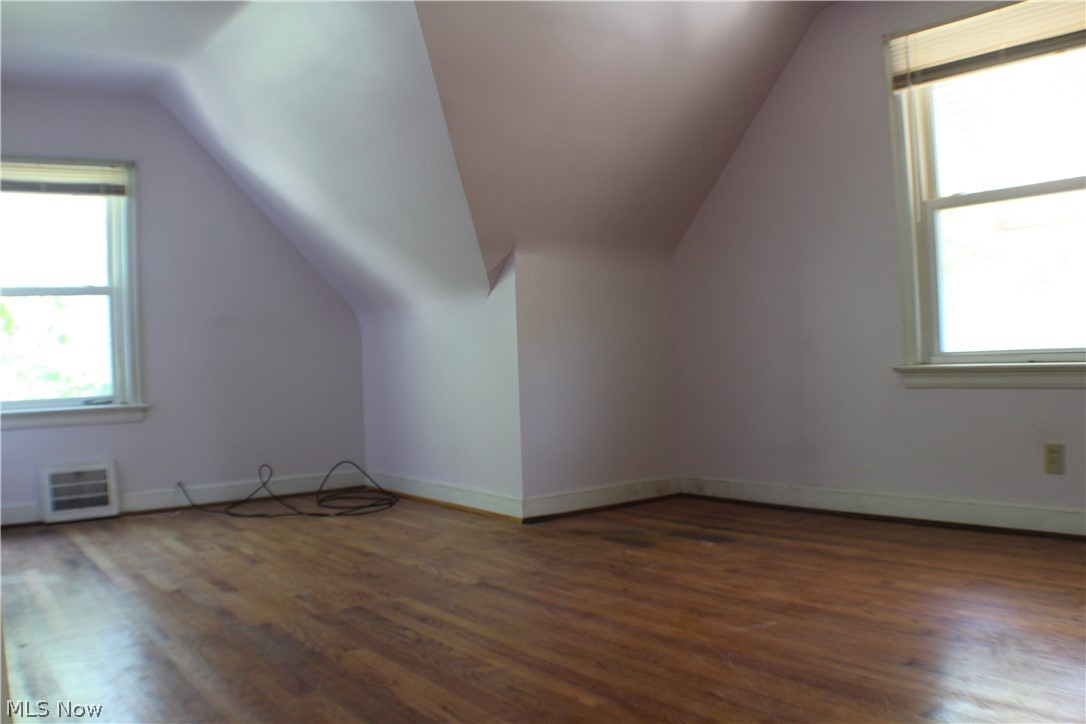 1079 Elbon Road Cleveland Heights, OH 44121 - Photo 13 of 29