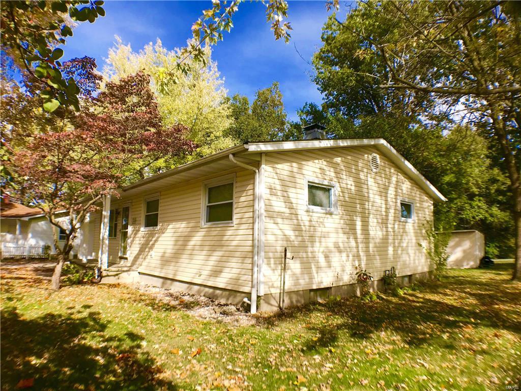 26 Birchwood Road Litchfield, IL 62056 - Photo 2 of 26 Gallery Image 2