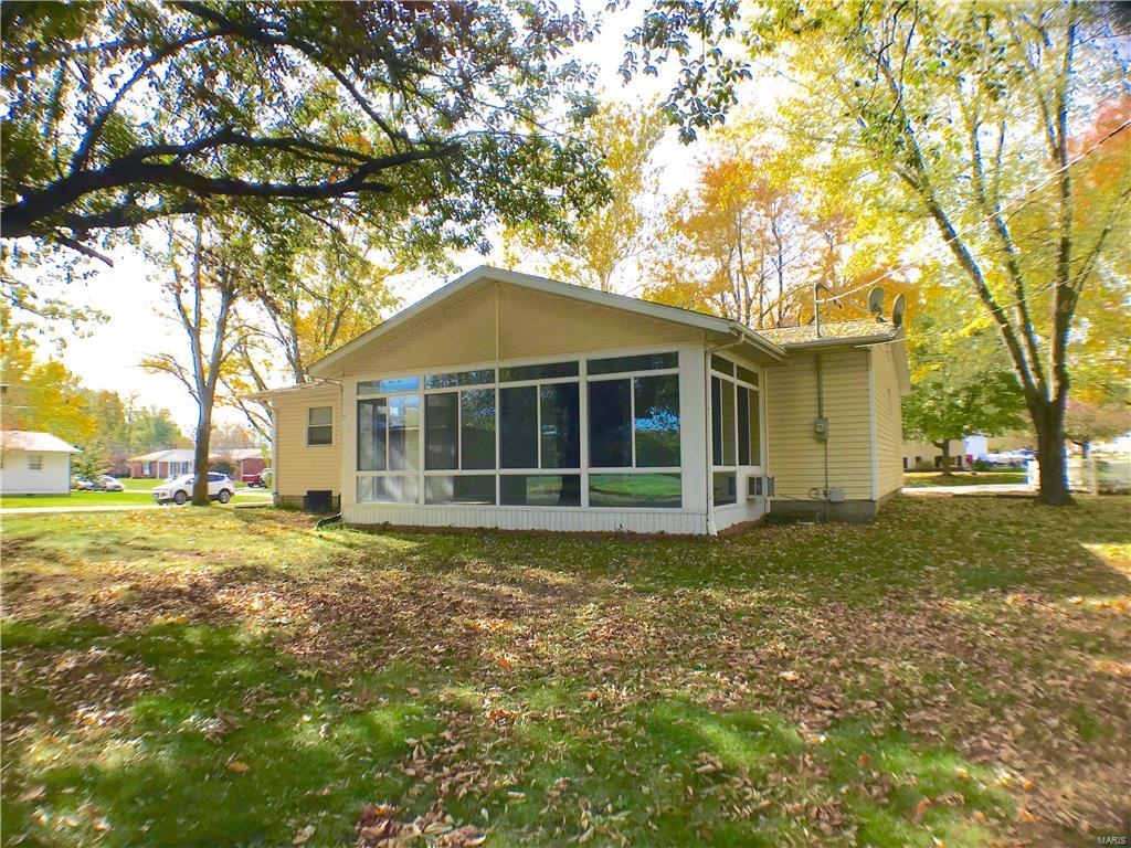 26 Birchwood Road Litchfield, IL 62056 - Photo 4 of 26 Gallery Image 4
