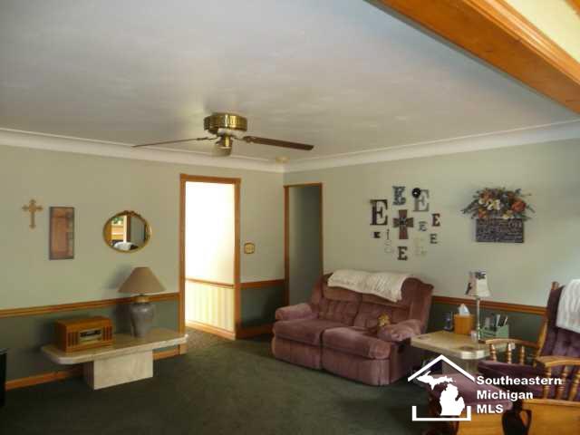 8003 Jackman Road Temperance, MI 48182 - Photo 6 of 36 21188130-5.JPG