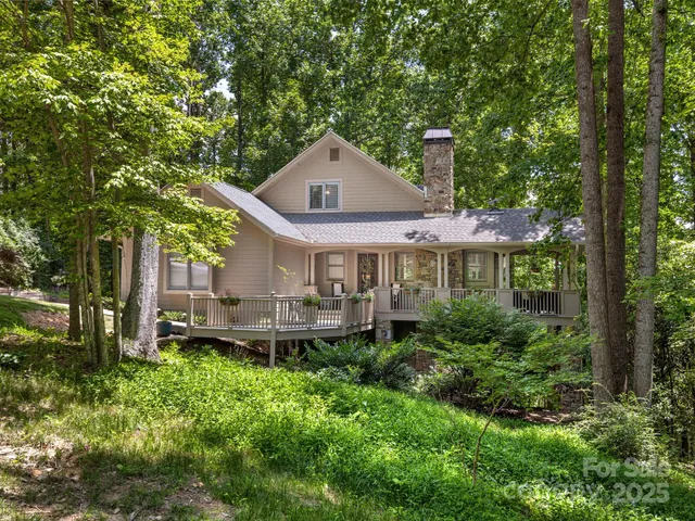 $960,000 | 202 Bent Pine Trace, Hendersonville, NC 28739