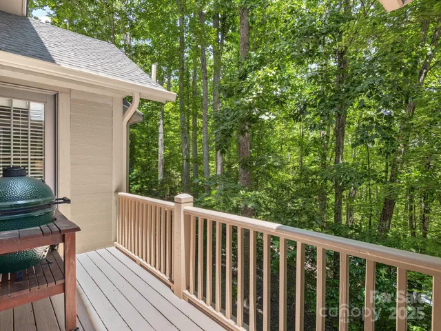 $960,000 | 202 Bent Pine Trace, Hendersonville, NC 28739