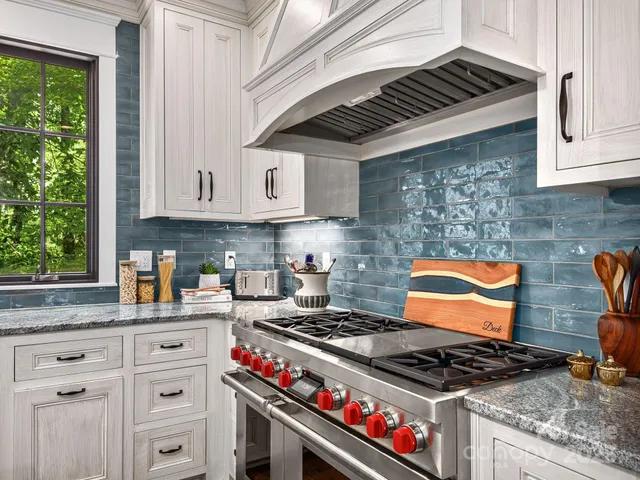 $960,000 | 202 Bent Pine Trace, Hendersonville, NC 28739