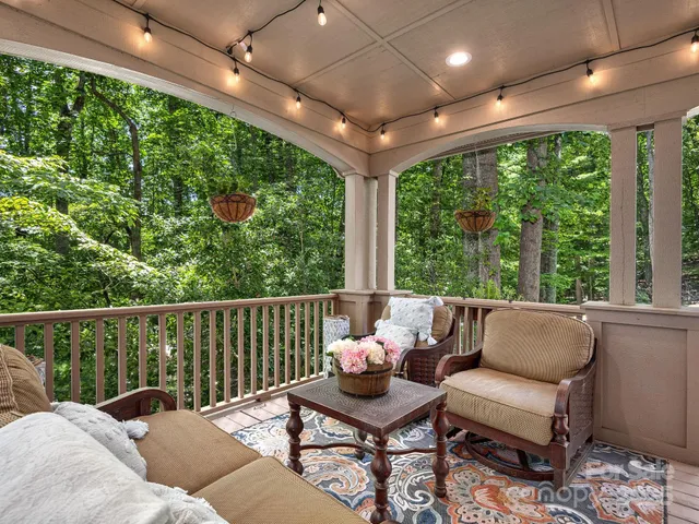 $960,000 | 202 Bent Pine Trace, Hendersonville, NC 28739