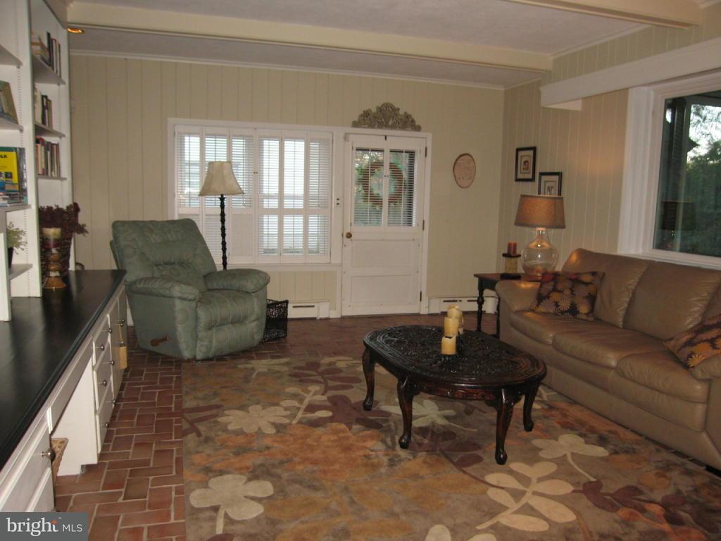 1408 Hillcrest Road Lancaster, PA 17603 - Photo 7 of 41 Gallery Image 7