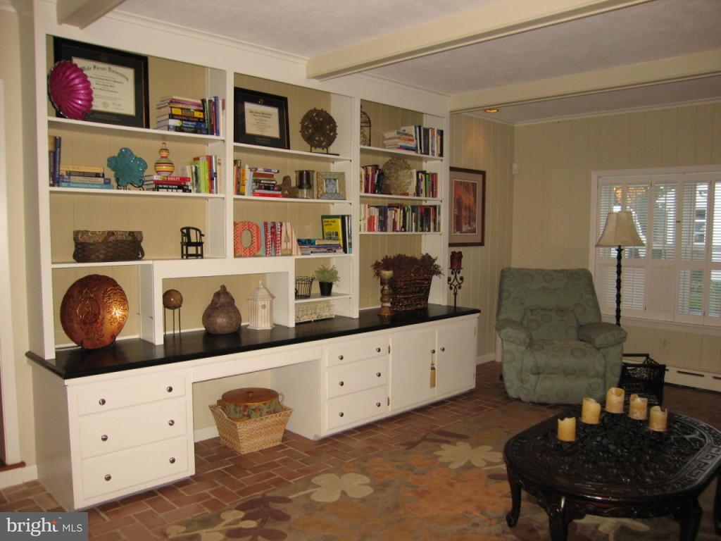 1408 Hillcrest Road Lancaster, PA 17603 - Photo 8 of 41 Gallery Image 8