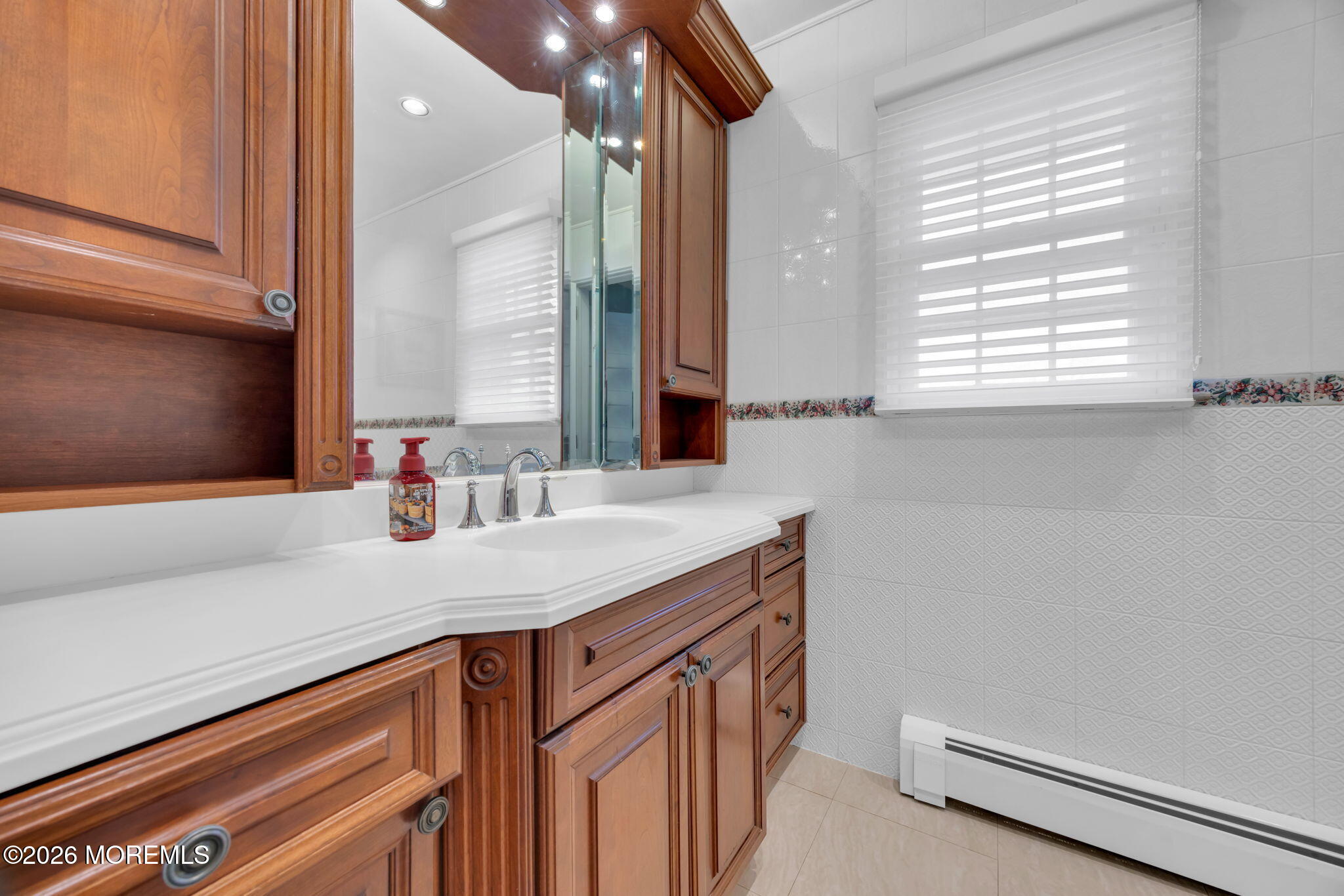 155 Meadow Road Clark, NJ 07066 - Photo 38 of 48 43-web-or-mls-2M1A0595