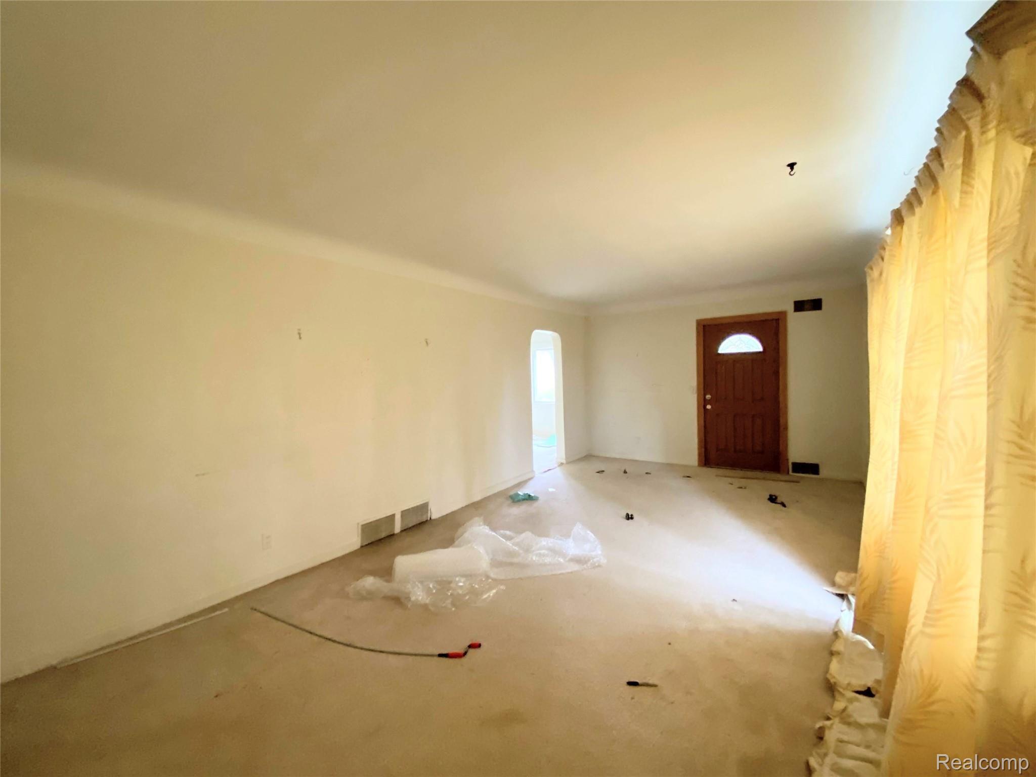 1511 Parke Street Rochester, MI 48307 - Photo 3 of 39 5B2107FF-B368-412E-8510-6812144D310E.jpg