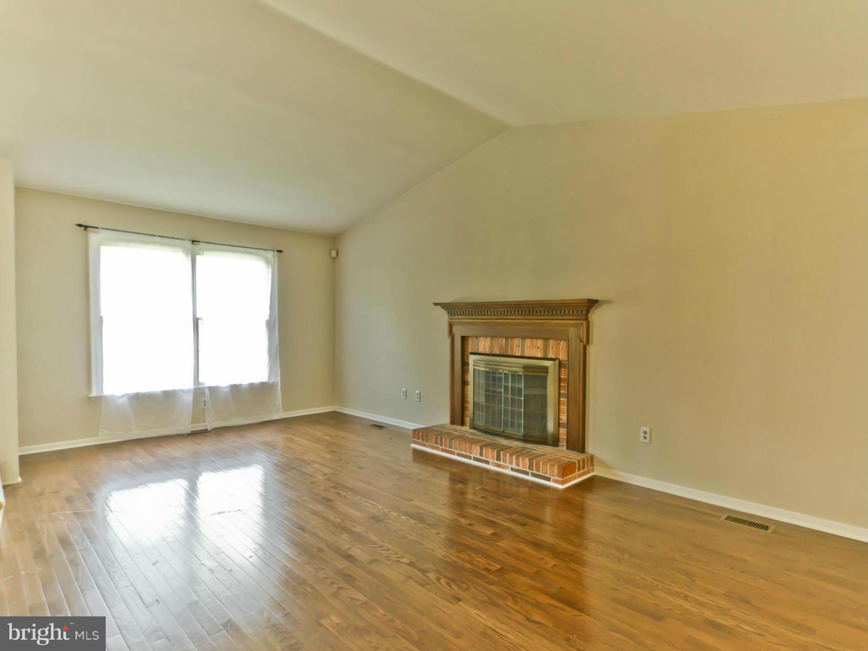 9314 Ramblebrook Road Baltimore, MD 21236 - Photo 11 of 28 Family Room
