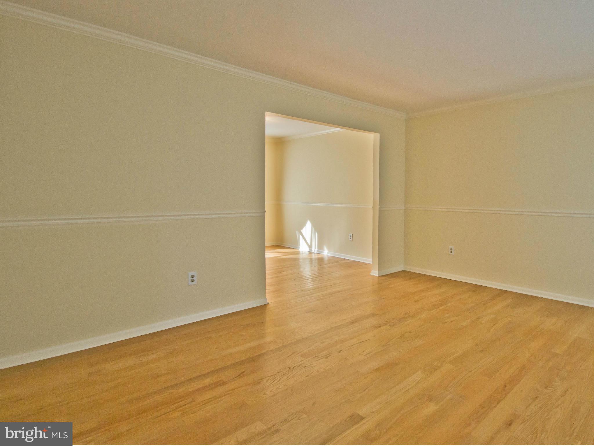 9314 Ramblebrook Road Baltimore, MD 21236 - Photo 6 of 28 Living Room