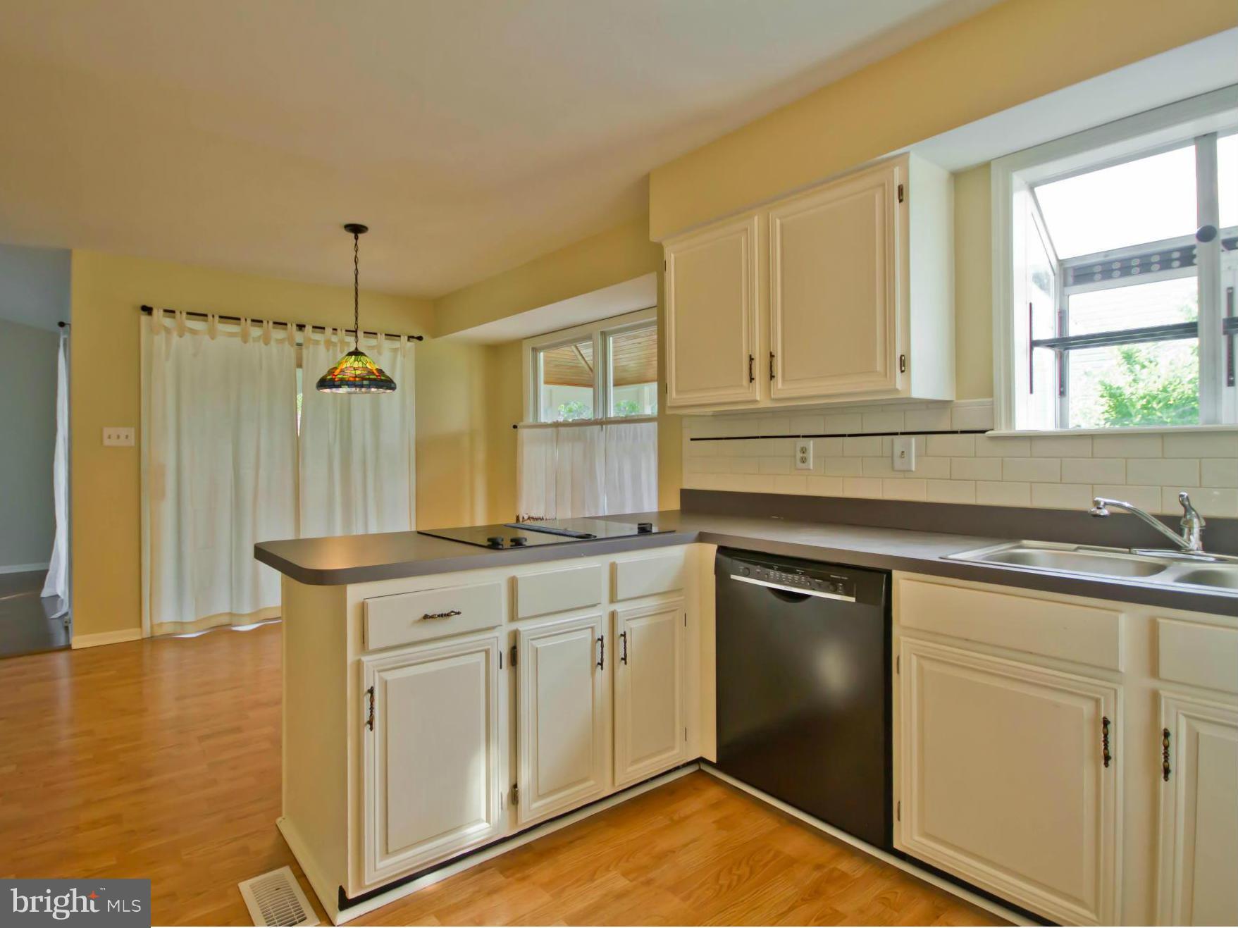 9314 Ramblebrook Road Baltimore, MD 21236 - Photo 10 of 28 Kitchen