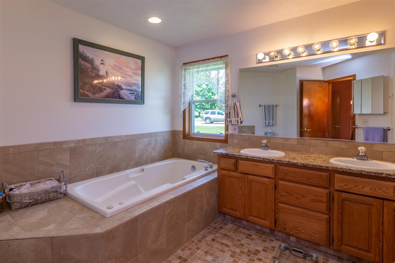 9318 North Murray Road Newman Lake, WA 99025 - Photo 10 of 20 Gallery Image 10