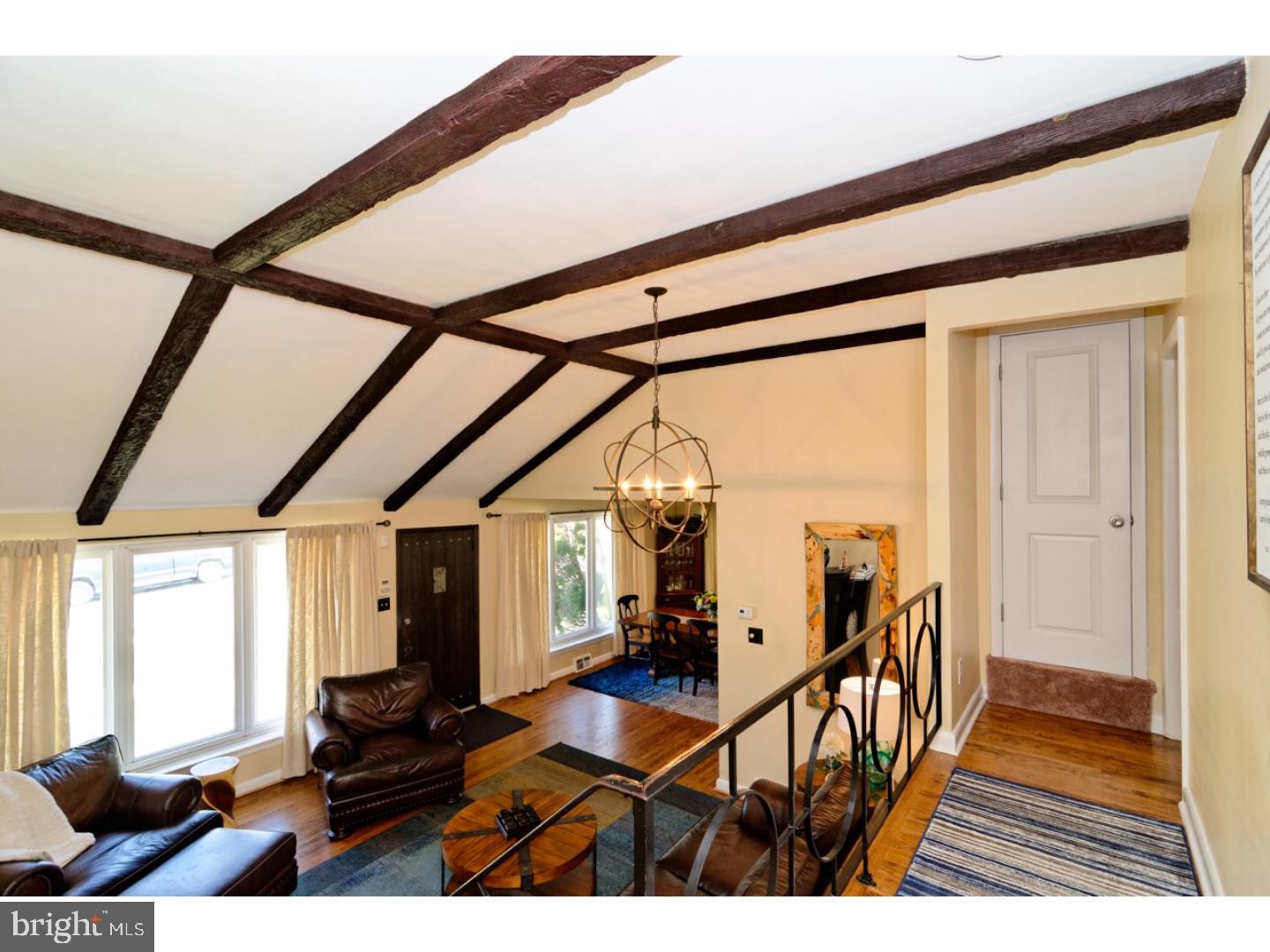 333 Glen Ridge Road Havertown, PA 19083 - Photo 15 of 25 Hallway
