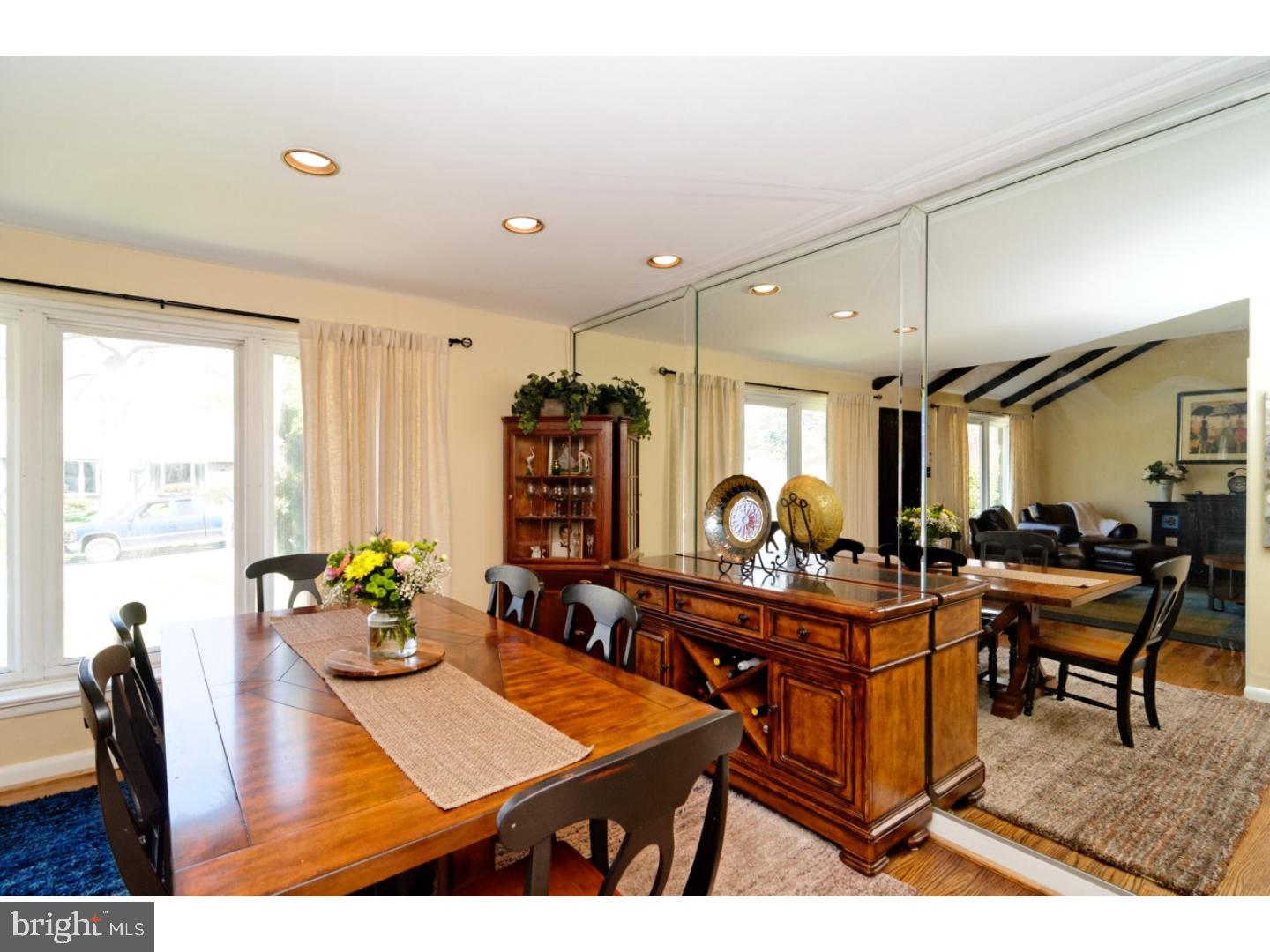 333 Glen Ridge Road Havertown, PA 19083 - Photo 7 of 25 Dining Room