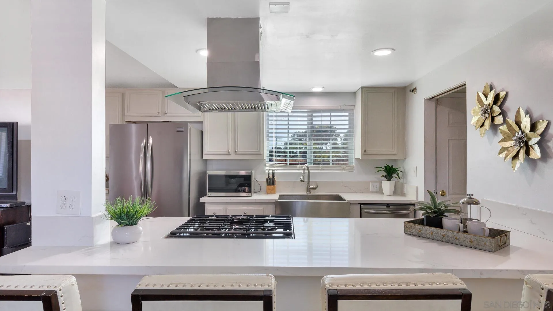 2215 Sweetwater Road Spring Valley, CA 91977 - Photo 6 of 35 Gallery Image 6