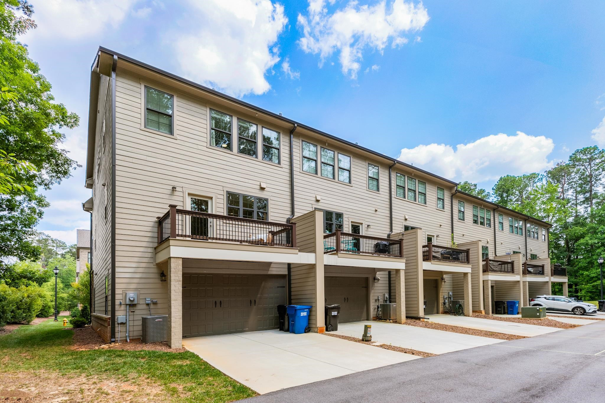 1611 Wooster Street Raleigh, NC 27607 - Photo 30 of 34 a view of a building with a garden