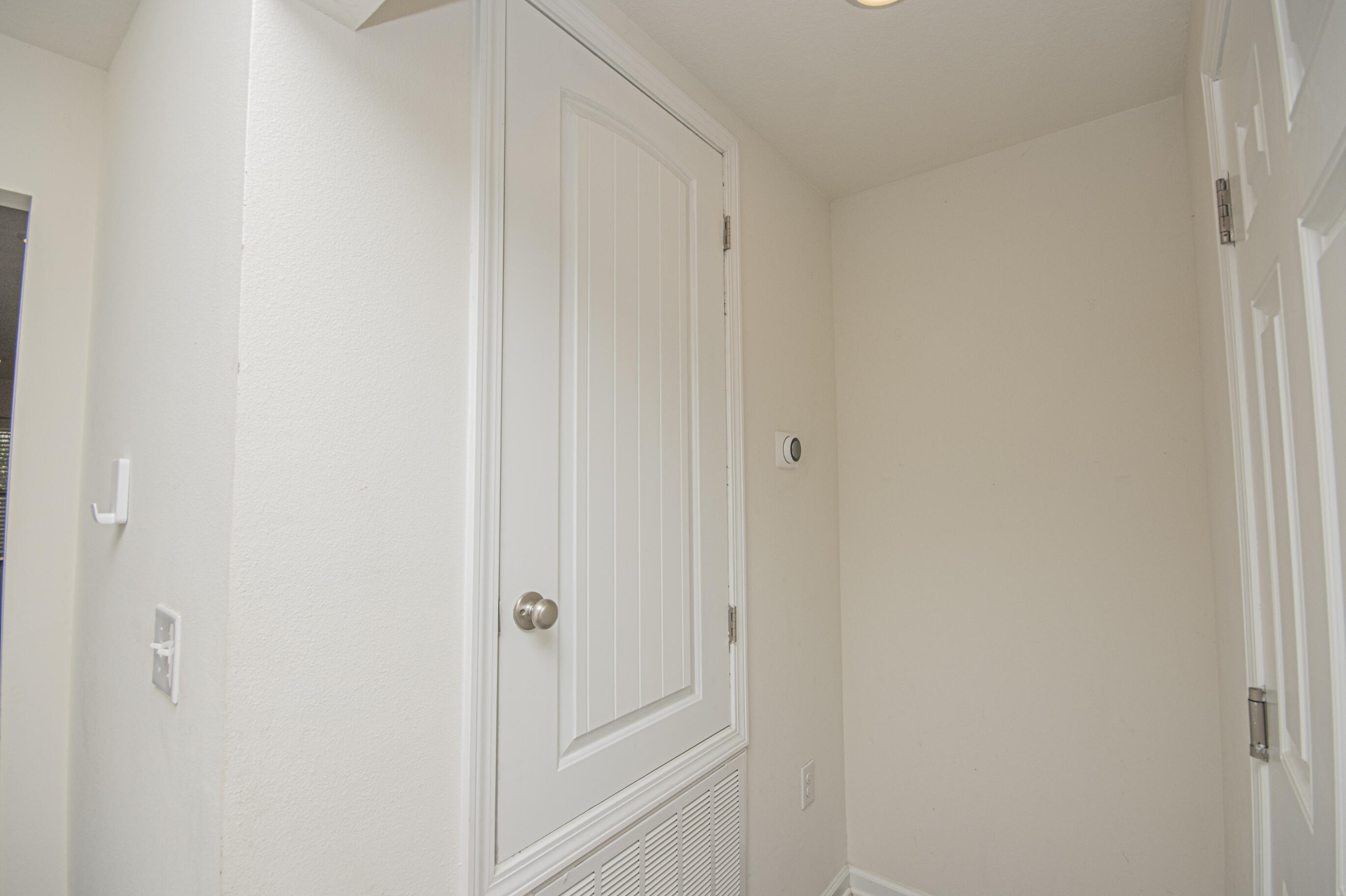 356 Merlin Court Crestview, FL 32539 - Photo 38 of 70 a view of a hallway