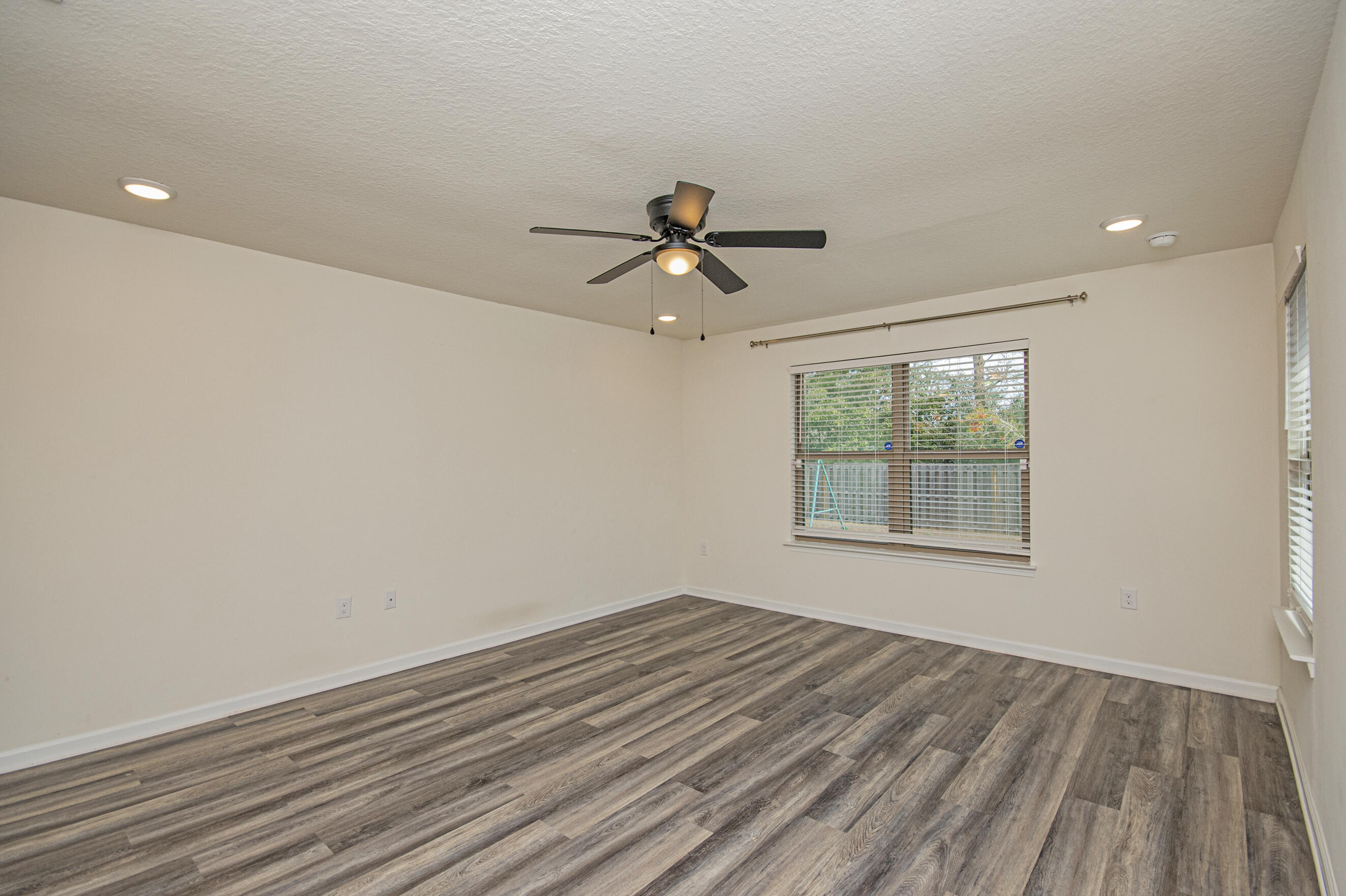 356 Merlin Court Crestview, FL 32539 - Photo 49 of 70 DSC_3519