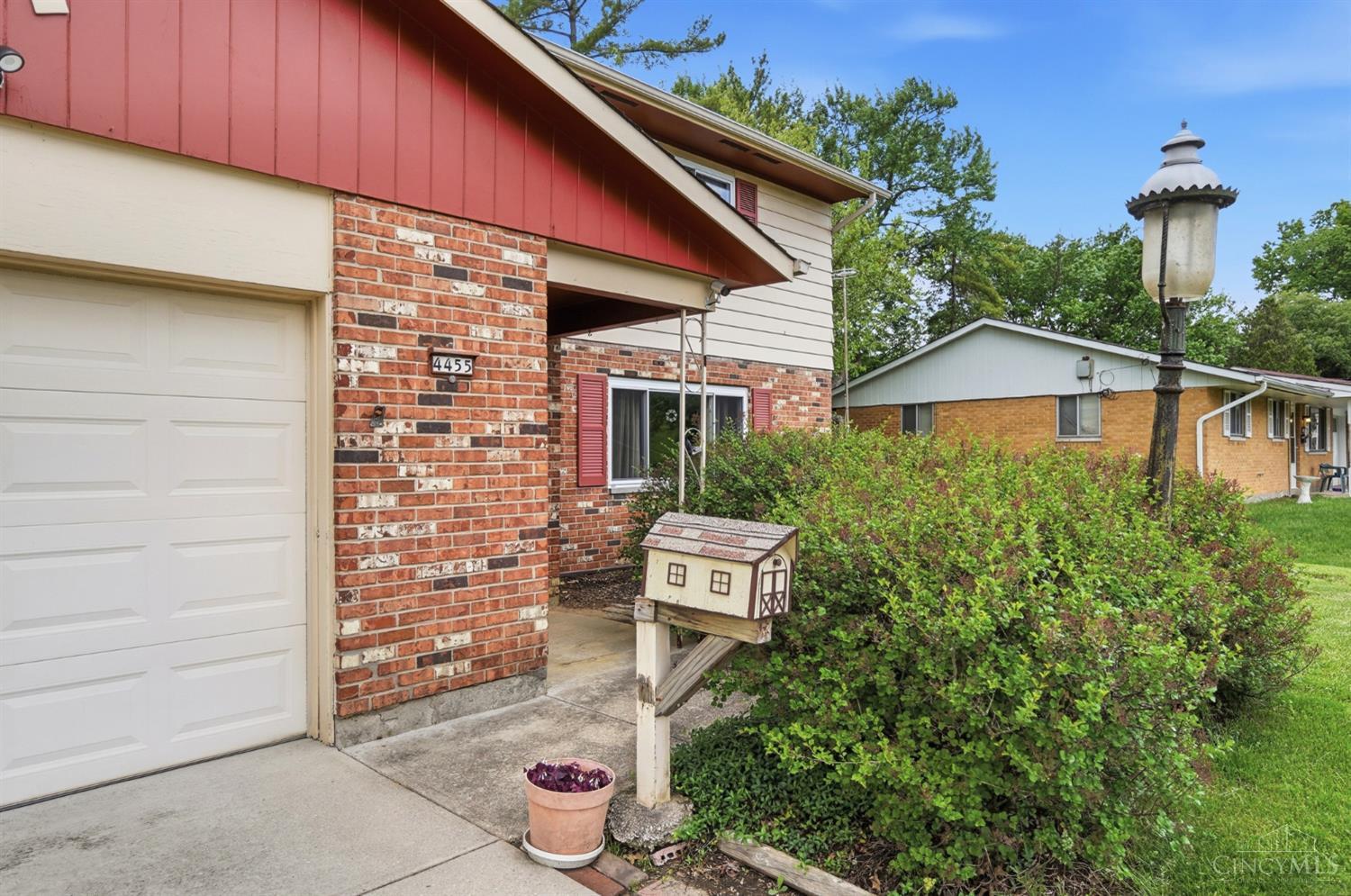 4455 Cloverhill Terrace Cincinnati, OH 45238 - Photo 6 of 78