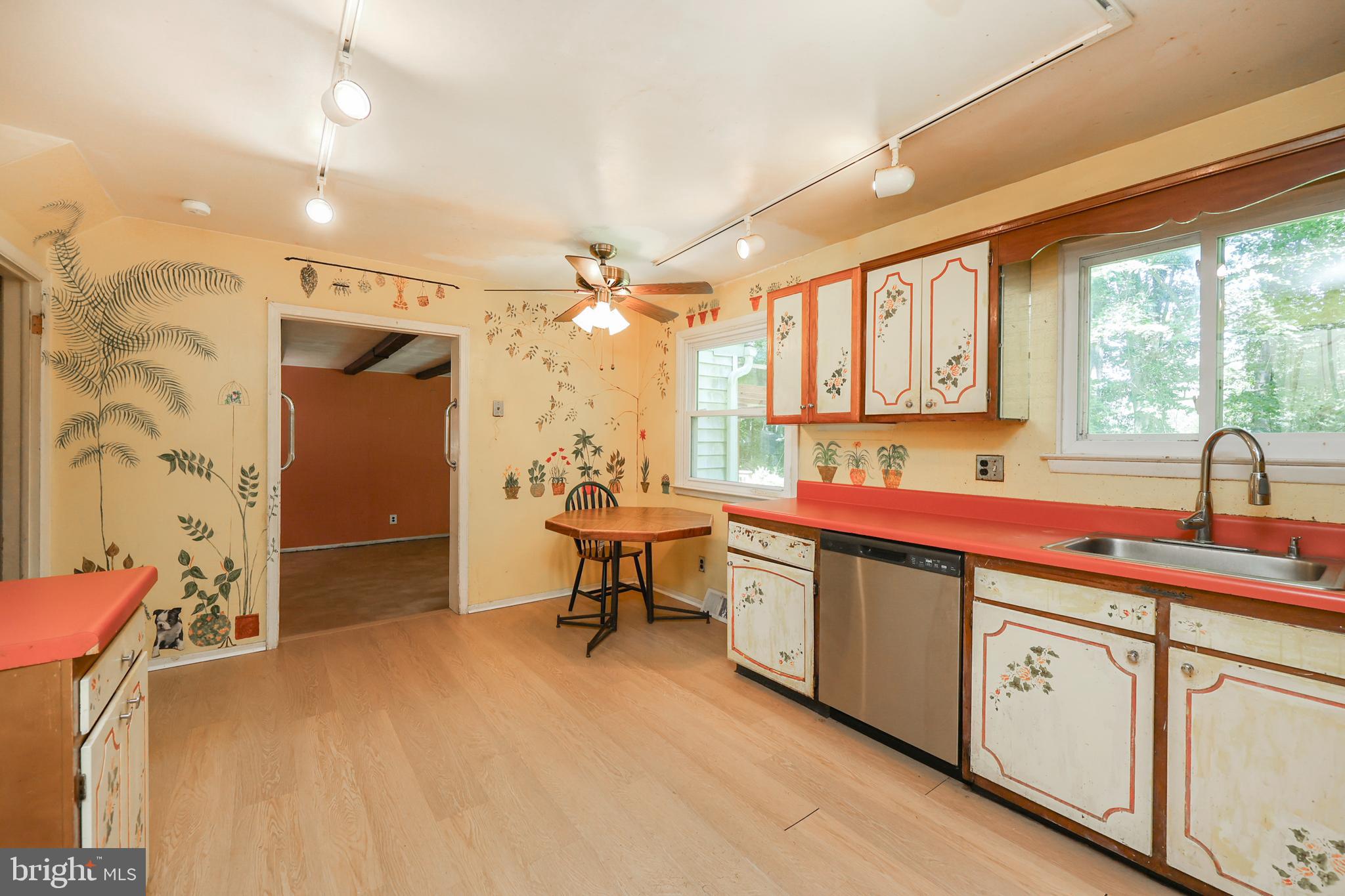 417 Devon Drive Exton, PA 19341 - Photo 14 of 36 Kitchen with Eat-In