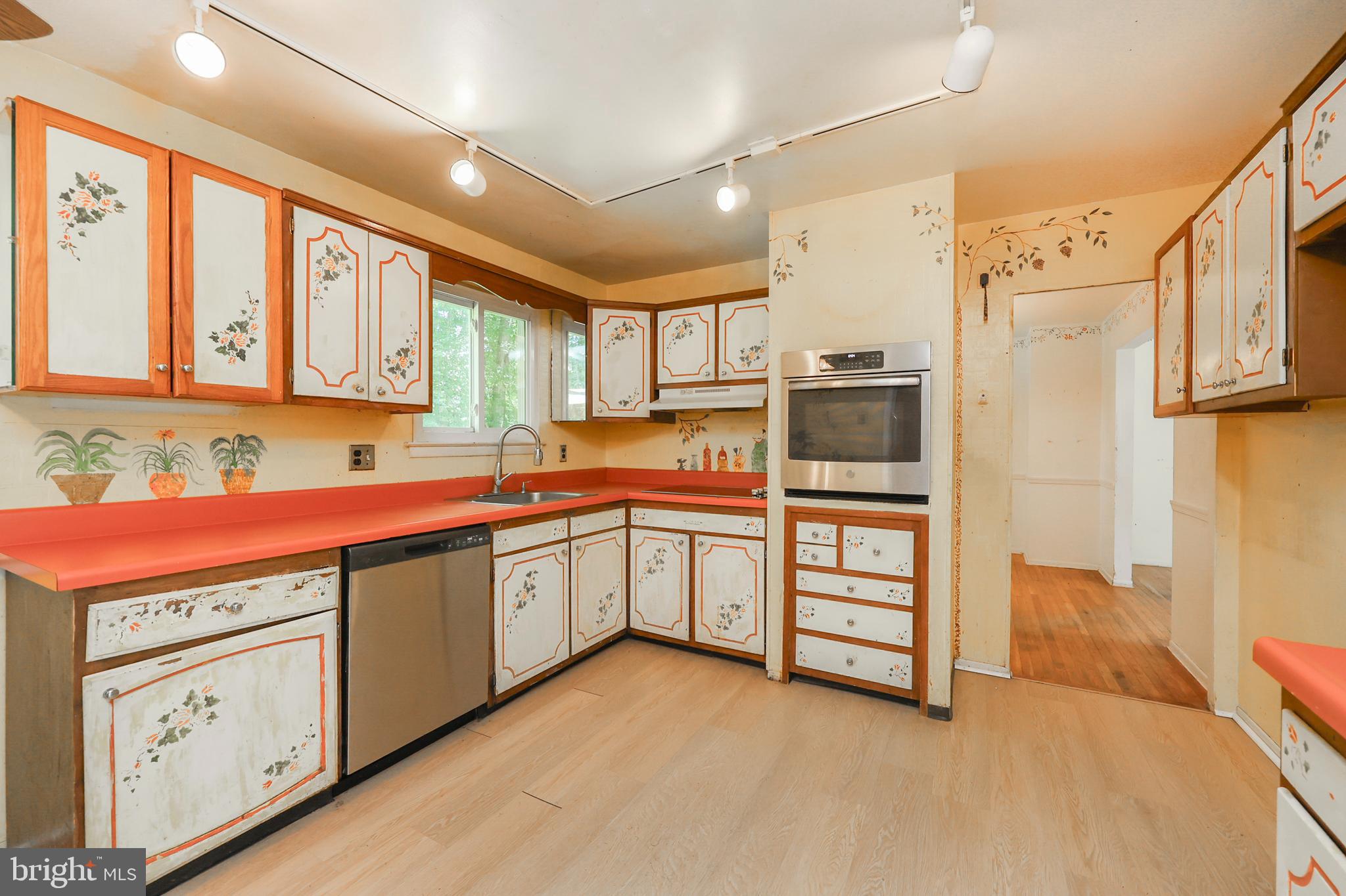 417 Devon Drive Exton, PA 19341 - Photo 16 of 36 Kitchen